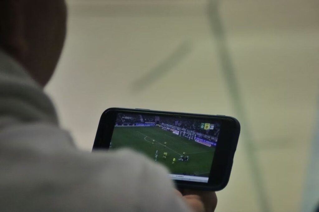 How to Follow Football Matches in Real Time
